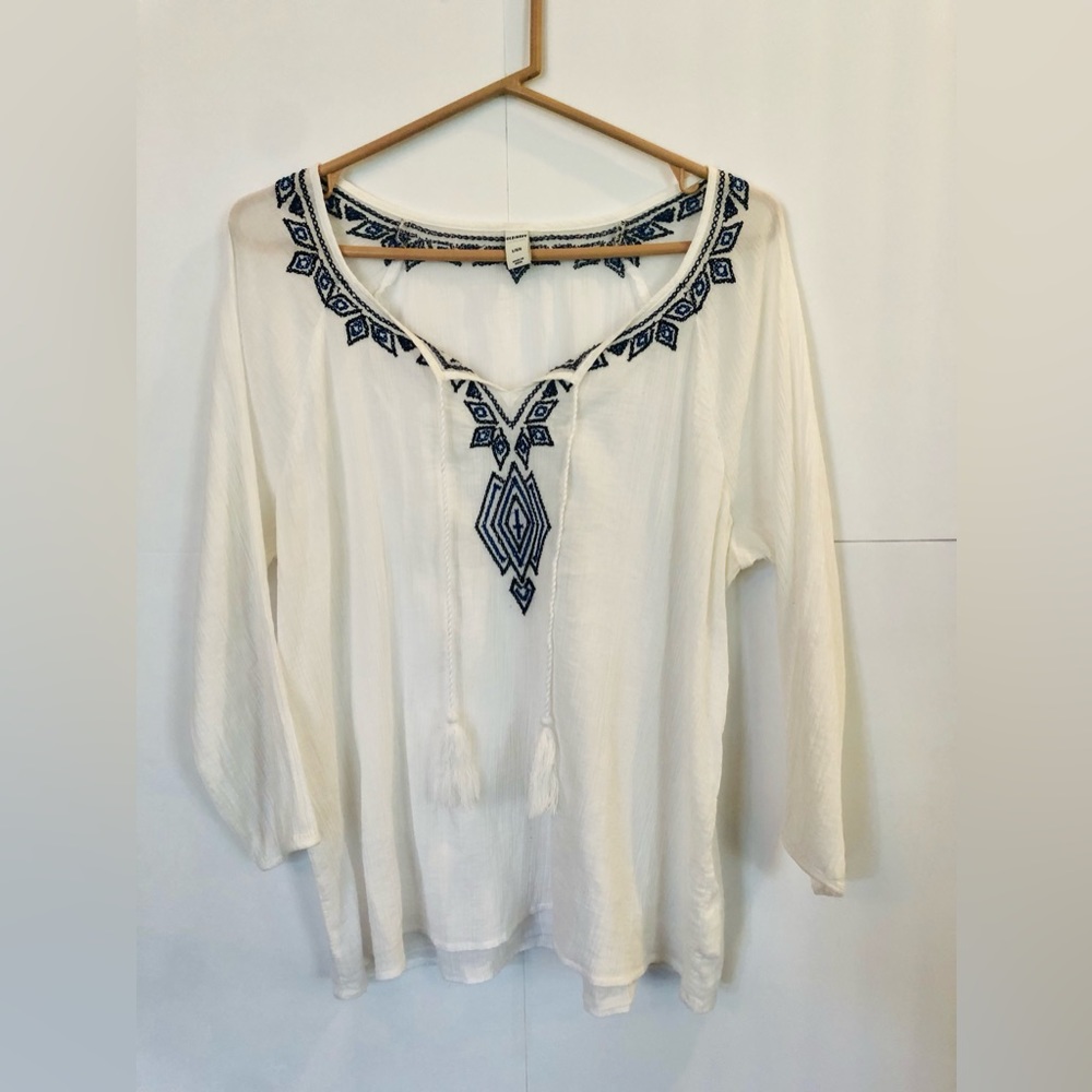 Old Navy Long Sleeve White Linen Lightweight Tunic with Blue Embroidery Size L